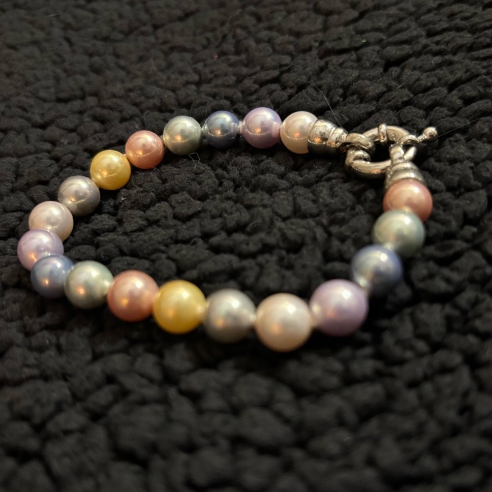 Pastel pearl bracelet